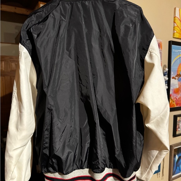 VINTAGE Nike Black and Gray Jacket - Picture 6 of 8